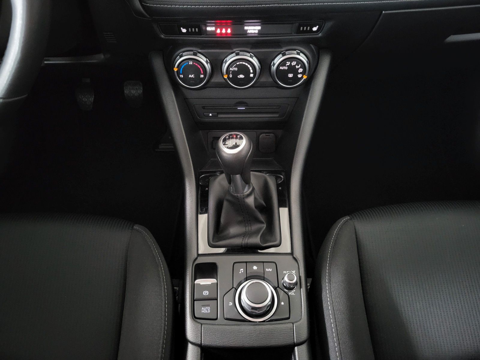 Fahrzeugabbildung Mazda CX-3 Exclusive-Line Sitzheizung, Klimaautomatik