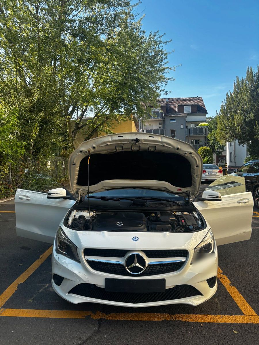 MERCEDES-BENZ Mercedes Benz CLA 180, Baujahr 2015 Automa...