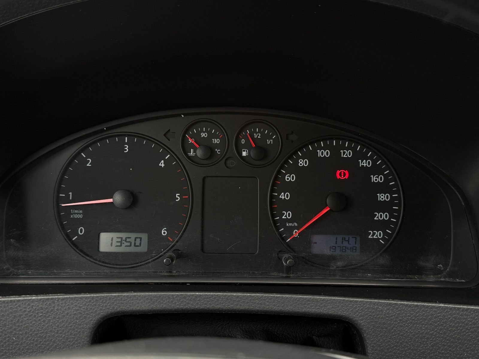 Fahrzeugabbildung Volkswagen T5 2.5 TDI 5-Zylinder 7-Sitzer Klima PDC Sthz