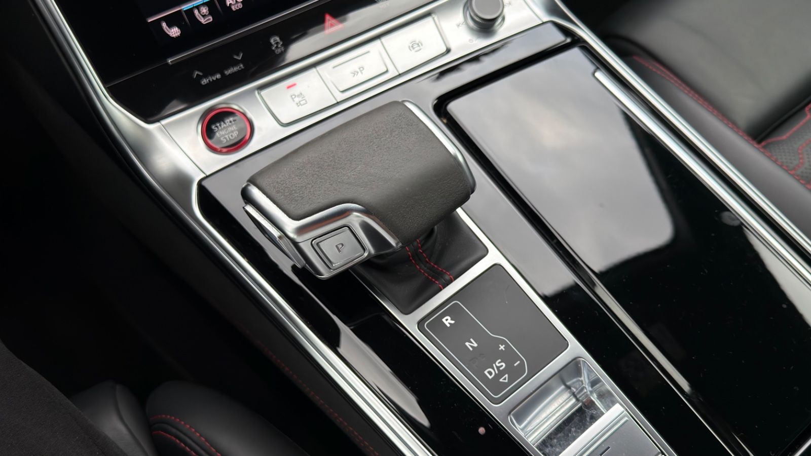 Audi RS6 4.0 TFSI quattro*MATRIX*PANO*22"*H-UP*B&O* foto 25