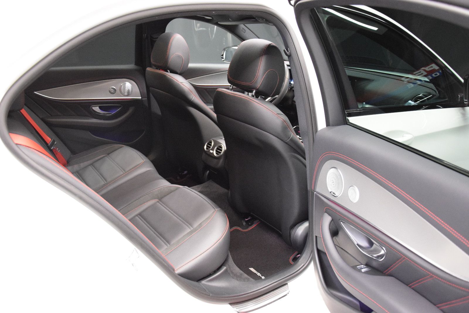 Fahrzeugabbildung Mercedes-Benz E43 AMG 4Matic Limousine Pano Burmeser Night 20"