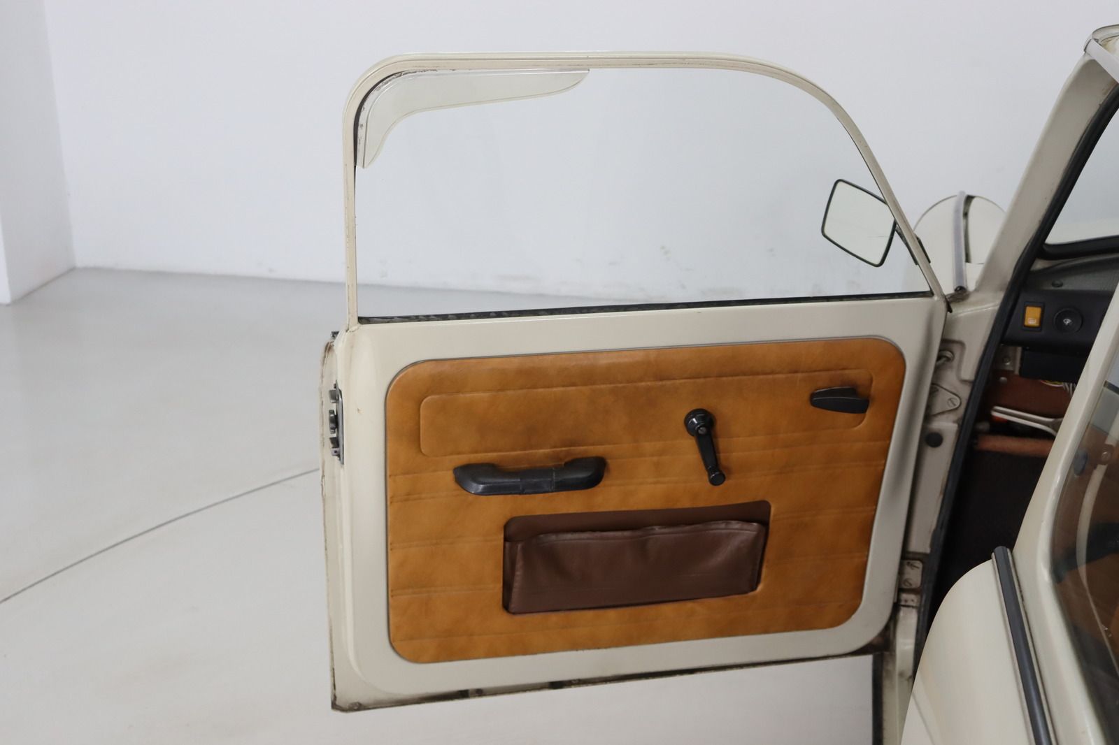 Fahrzeugabbildung Trabant 601 s deluxe HU/AU neu 1. Hand Top-Zustand