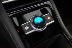 VW Tiguan 1.5 eTSI R-Line | Pano | AHK | 20" VW Tiguan 1.5 eTSI R-Line | Pano | AHK | 20"