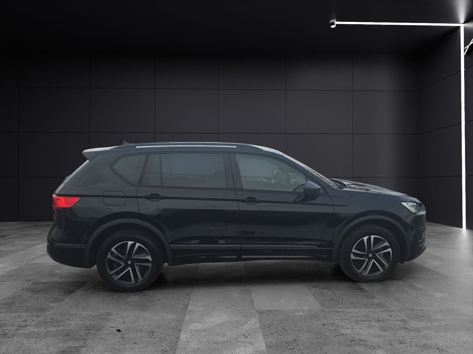 Fahrzeugabbildung SEAT Tarraco FR 1.5 TSI ACT DSG AHZ KAMERA LED ACC