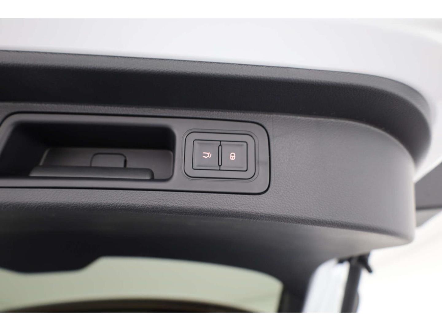 BYD Seal U DM-i Boost LP: 41.899,- /Top-View/Head-up
