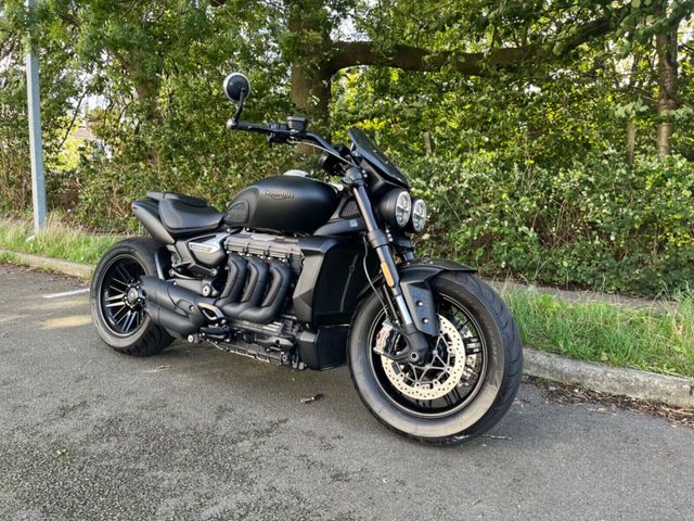 Triumph Rocket3 R, Sondermodell Triple black