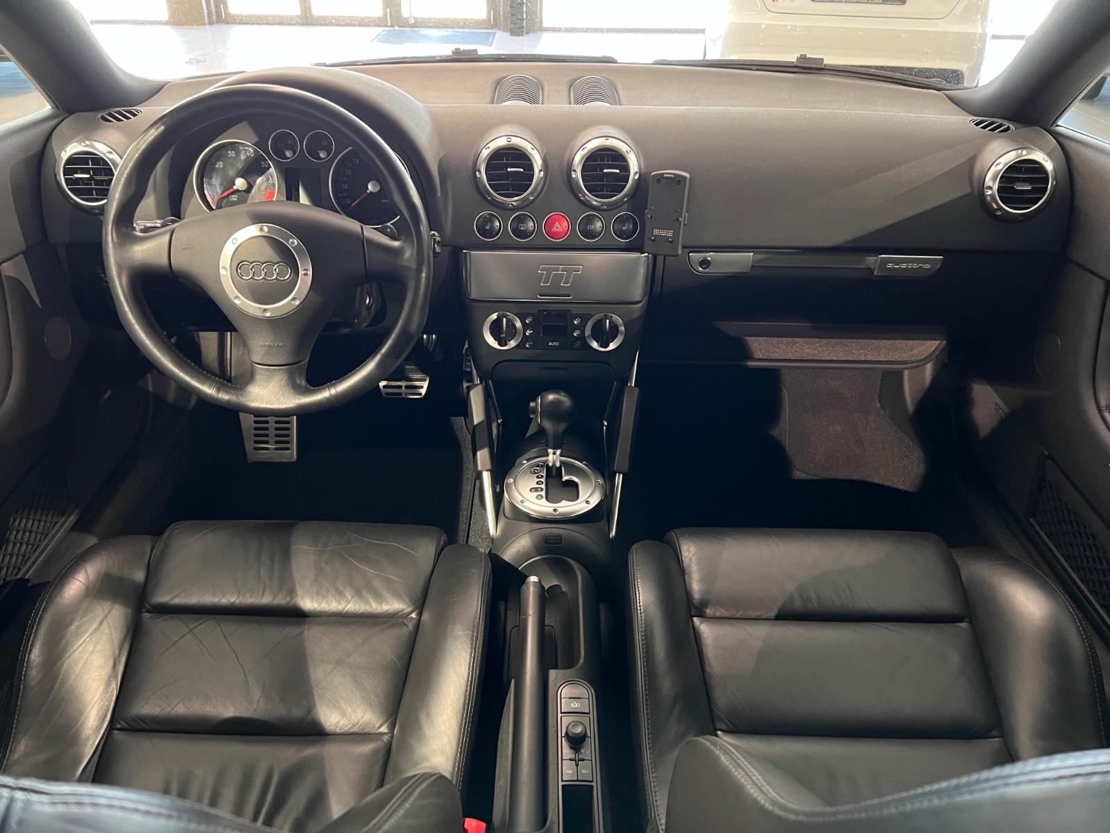 Audi TT Coupe 3.2 V6 DSG quattro BOSE NAVI KETTEN NEU