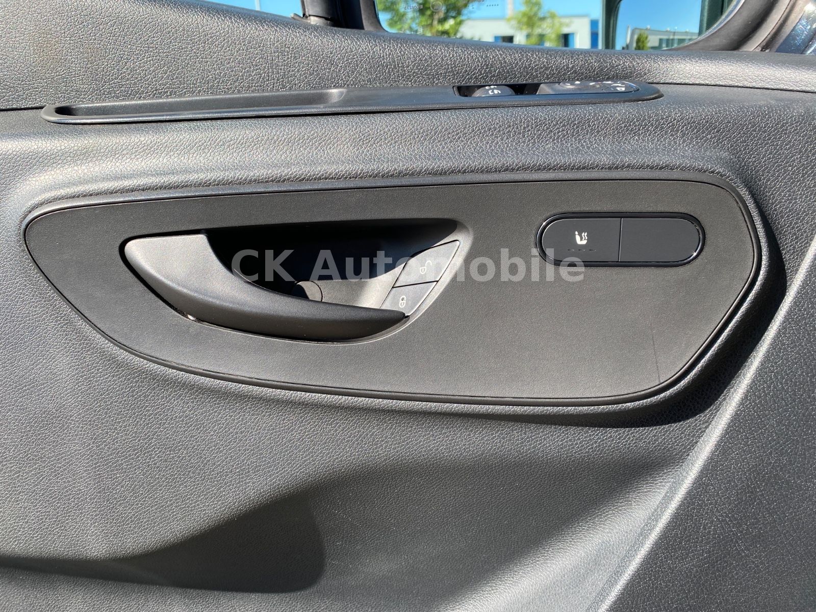 Fahrzeugabbildung Mercedes-Benz Sprinter III Kühlkasten 317CDI/Navi/LED/360°Kam