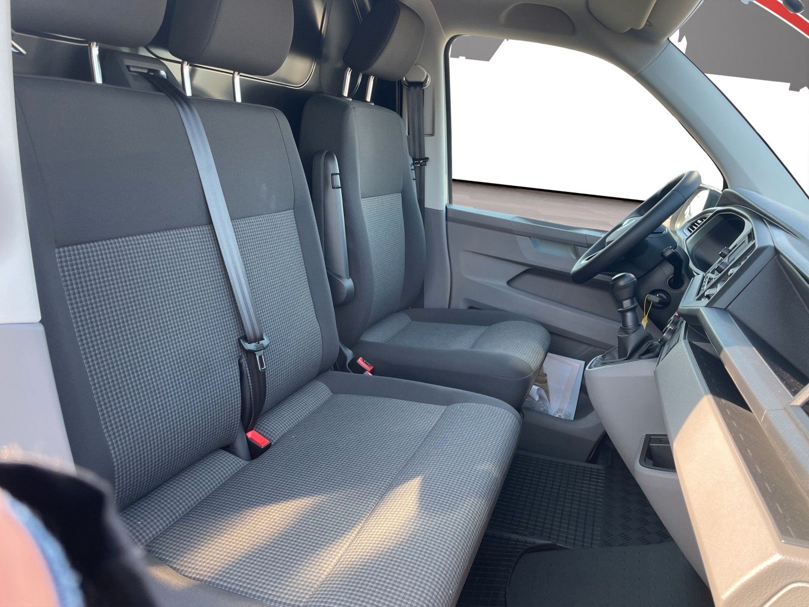 Fahrzeugabbildung Volkswagen T6.1 Transporter Kasten 2.0TDi 150PS KLIMA