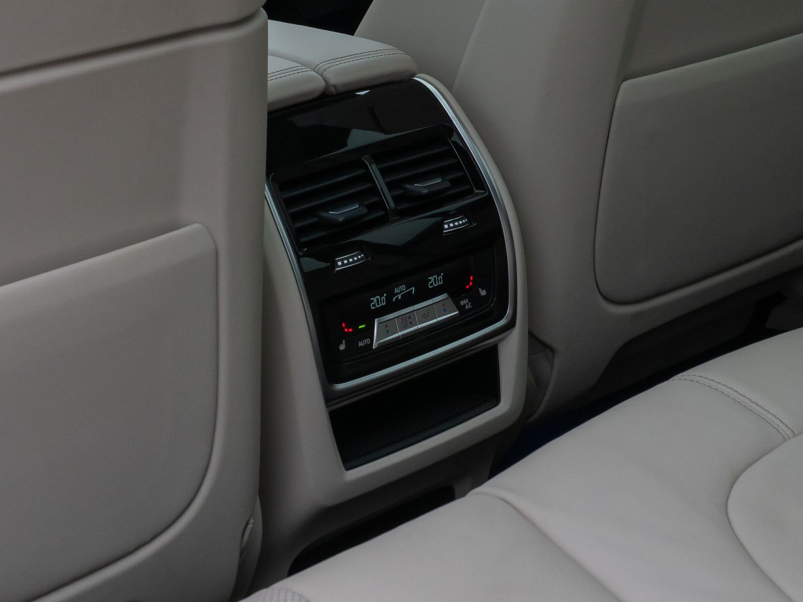 Fahrzeugabbildung BMW X5 xD45e M Sport 360°Panorama Laser HUD DAB H/K