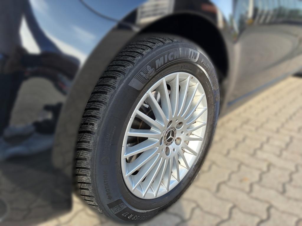 Mercedes-Benz V 300 d AVANTGARDE Extralong Leather+8-Seats+LED