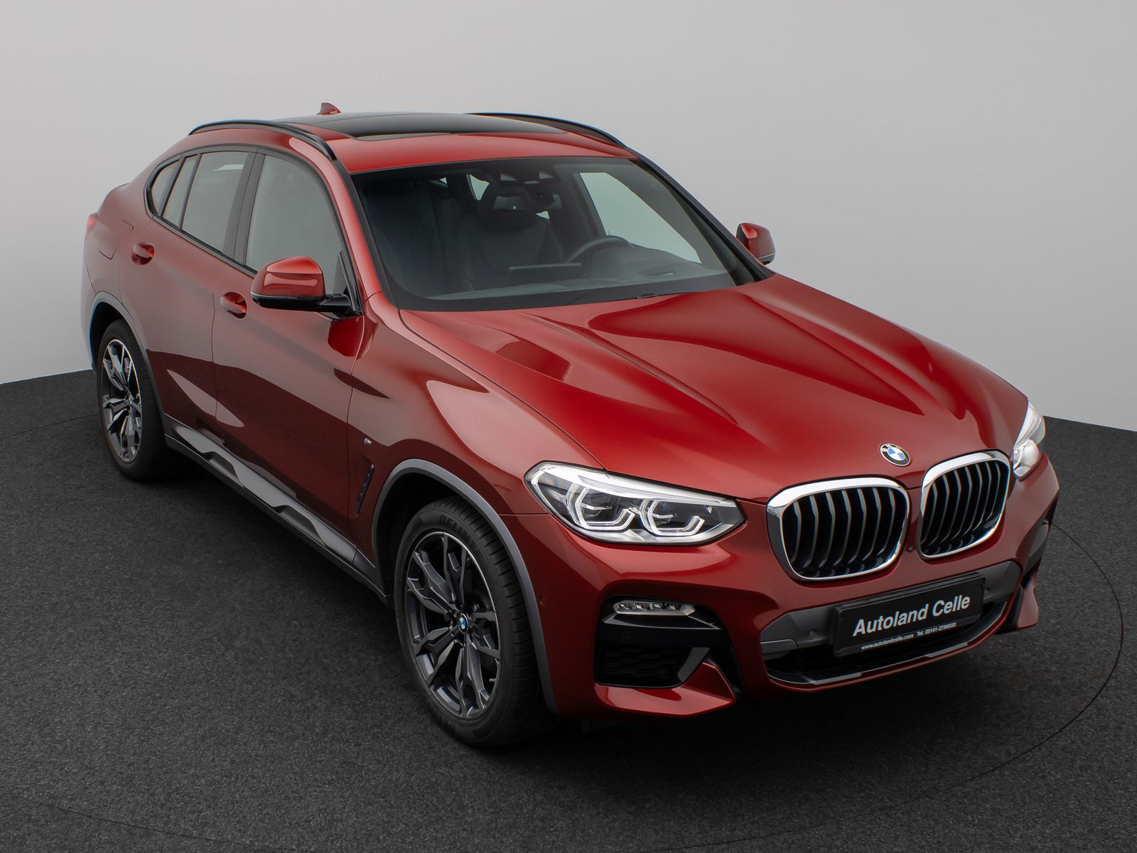 Fahrzeugabbildung BMW X4 xD20d M Sport X Panorama HUD HiFi Komfort 20"