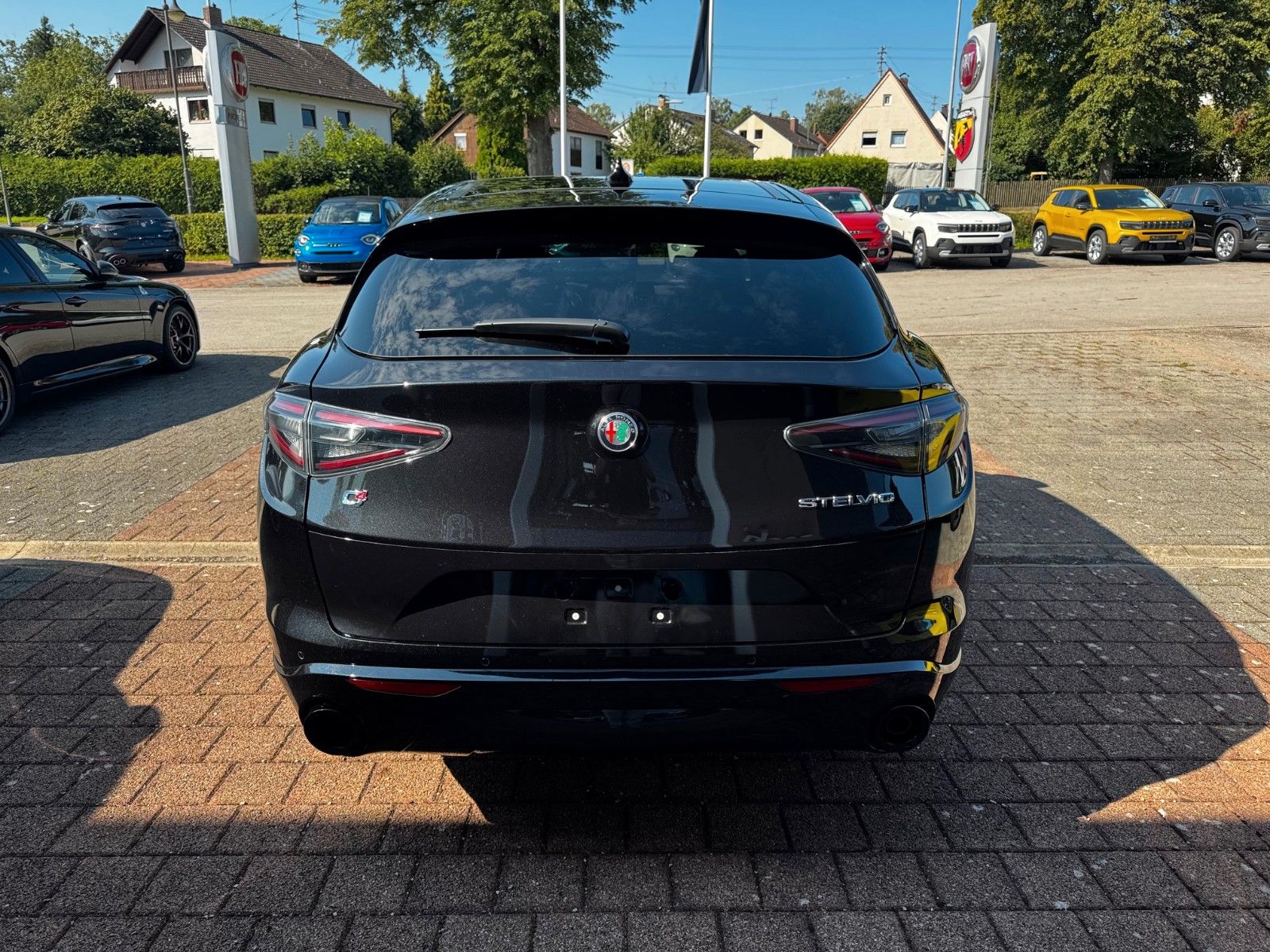 Fahrzeugabbildung Alfa Romeo Stelvio 2.0 Intensa Allrad 280PS Glasdach Navi