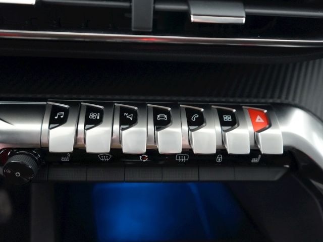3008 ACTIVE AT+NAVI+SITZHEIZUNG+PARKPILOT HI+LED