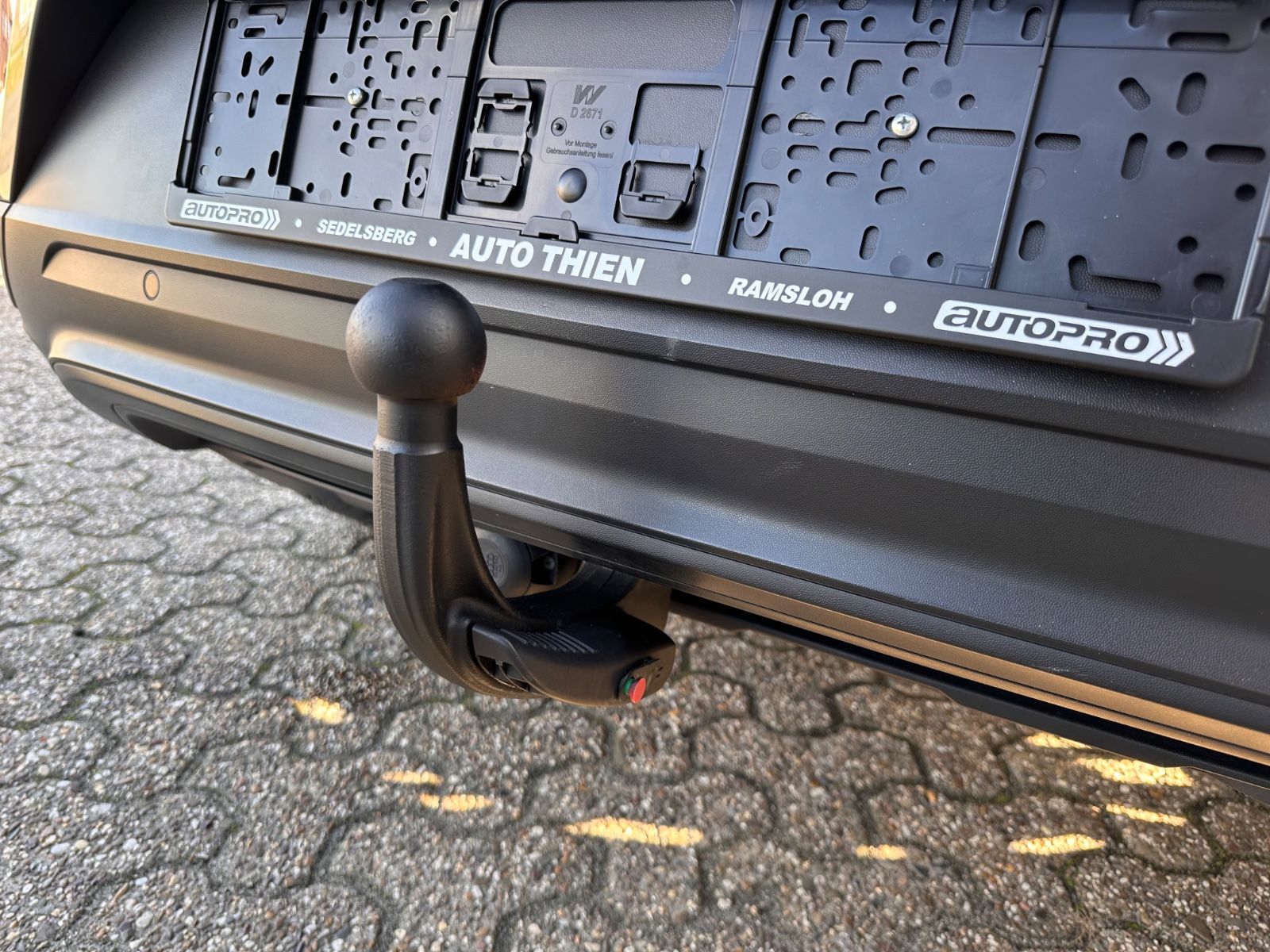 Fahrzeugabbildung Volkswagen T-Roc 1.0 TSI AHK/Navi/APP/PDC/GJR/LM 16"