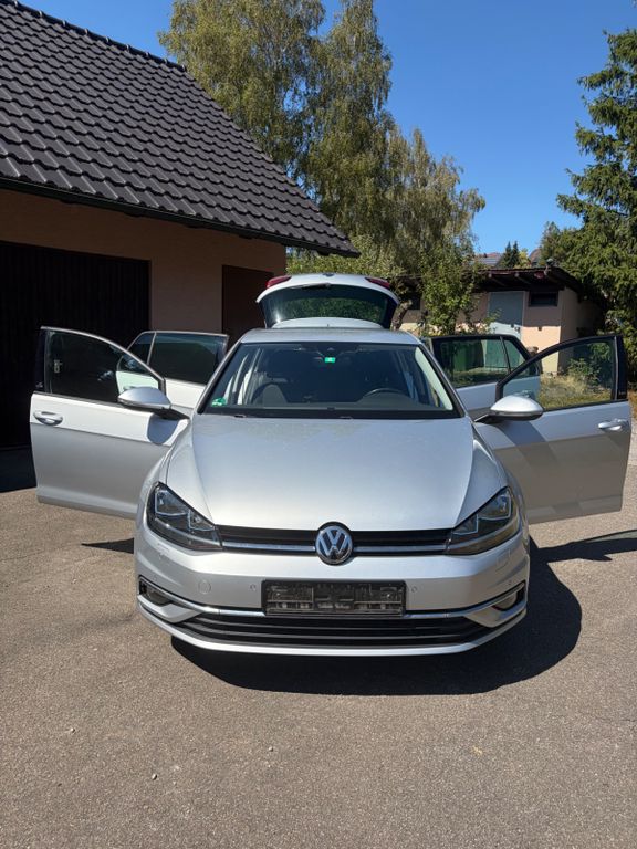 Image of Volkswagen Golf