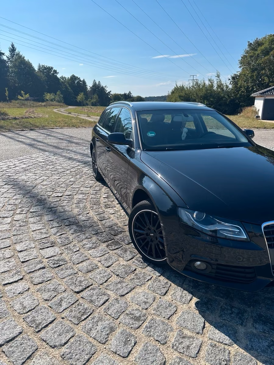 Audi A4 2011 — photo 10