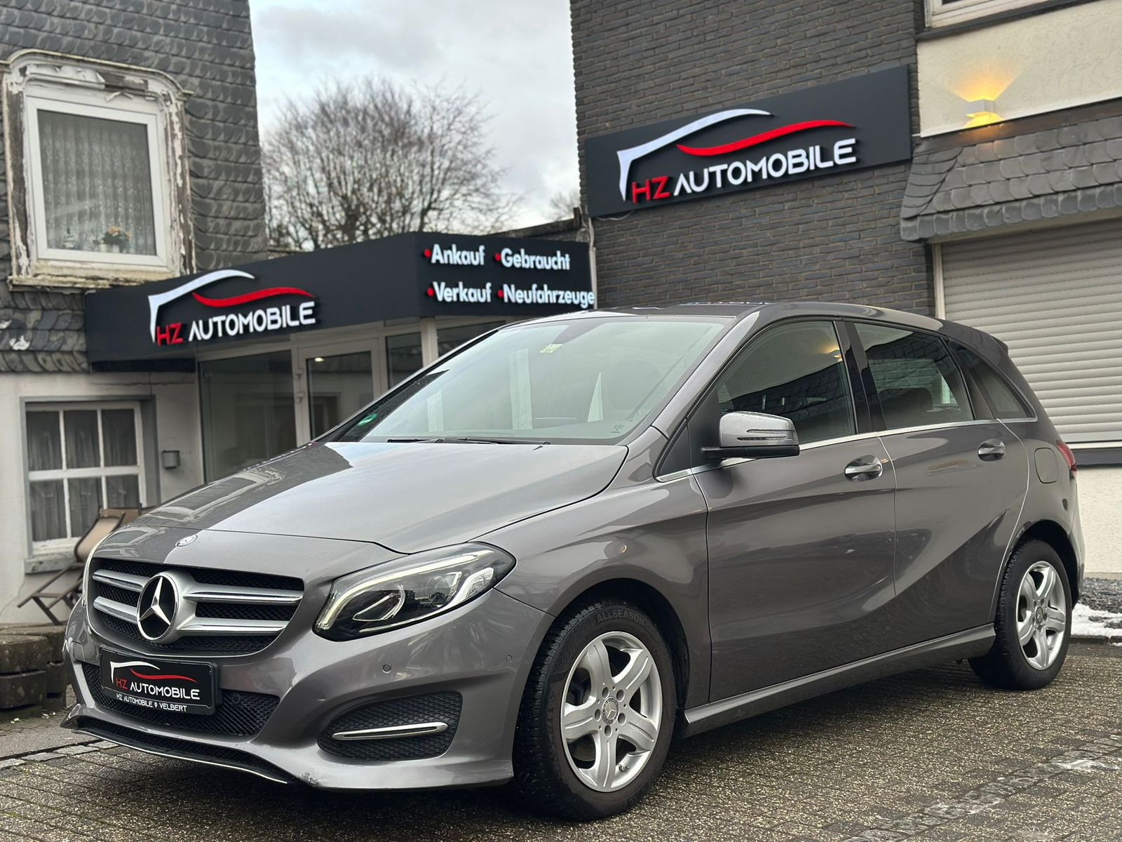 MERCEDES-BENZ B 180
