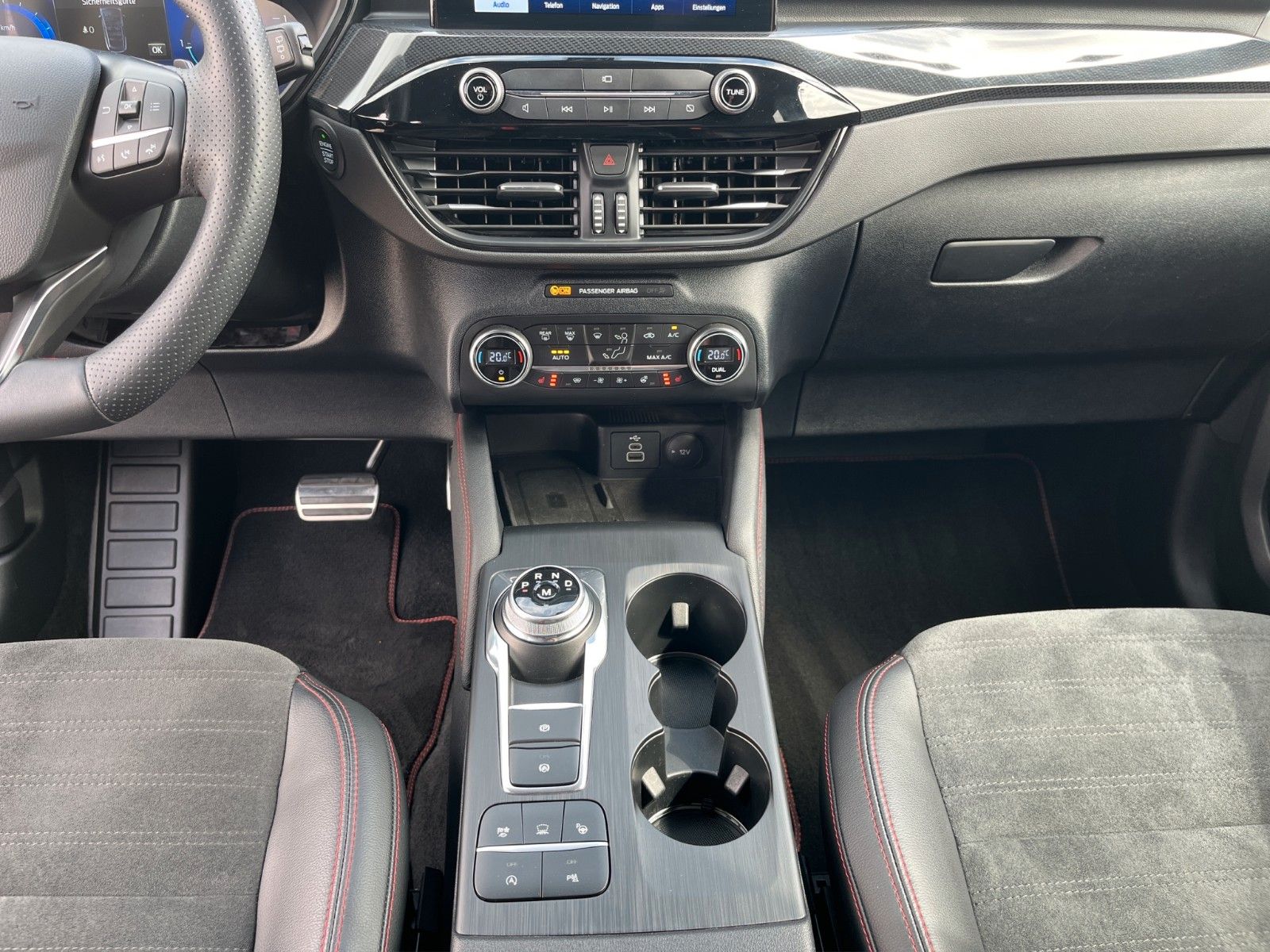 Fahrzeugabbildung Ford Kuga ST-Line X  4x4