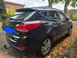 Hyundai ix35 2.0 Premium 4WD Automatik Premium - Hyundai ix35 in Hamburg