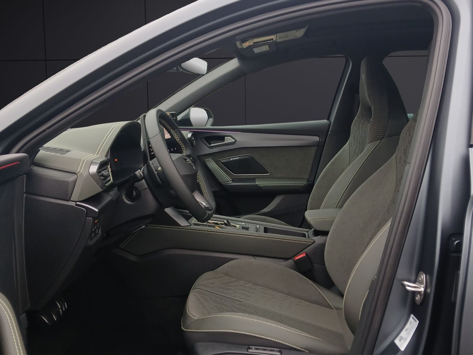 Fahrzeugabbildung CUPRA Leon Sportstourer TSI DSG 4Drive Matrix ACC Navi
