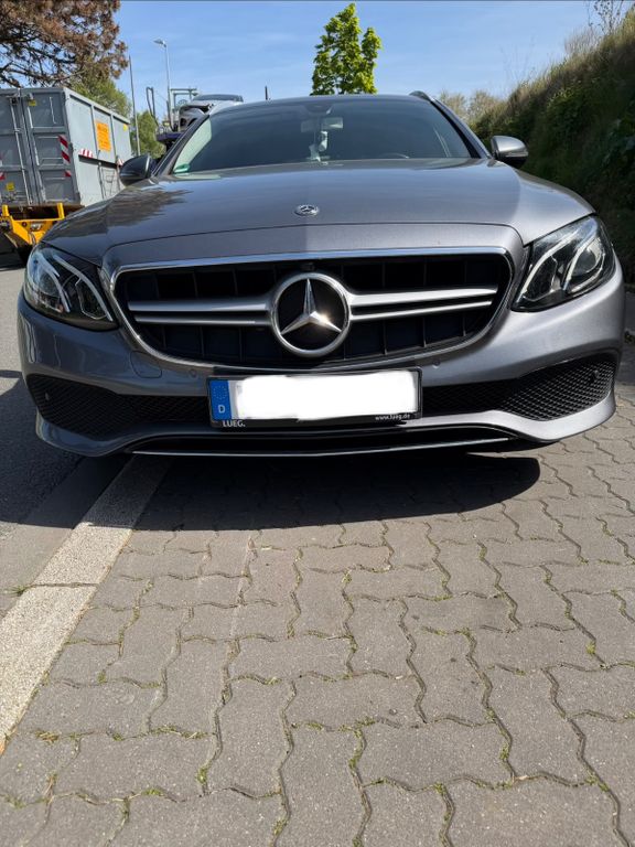 Image of Mercedes-Benz E 200
