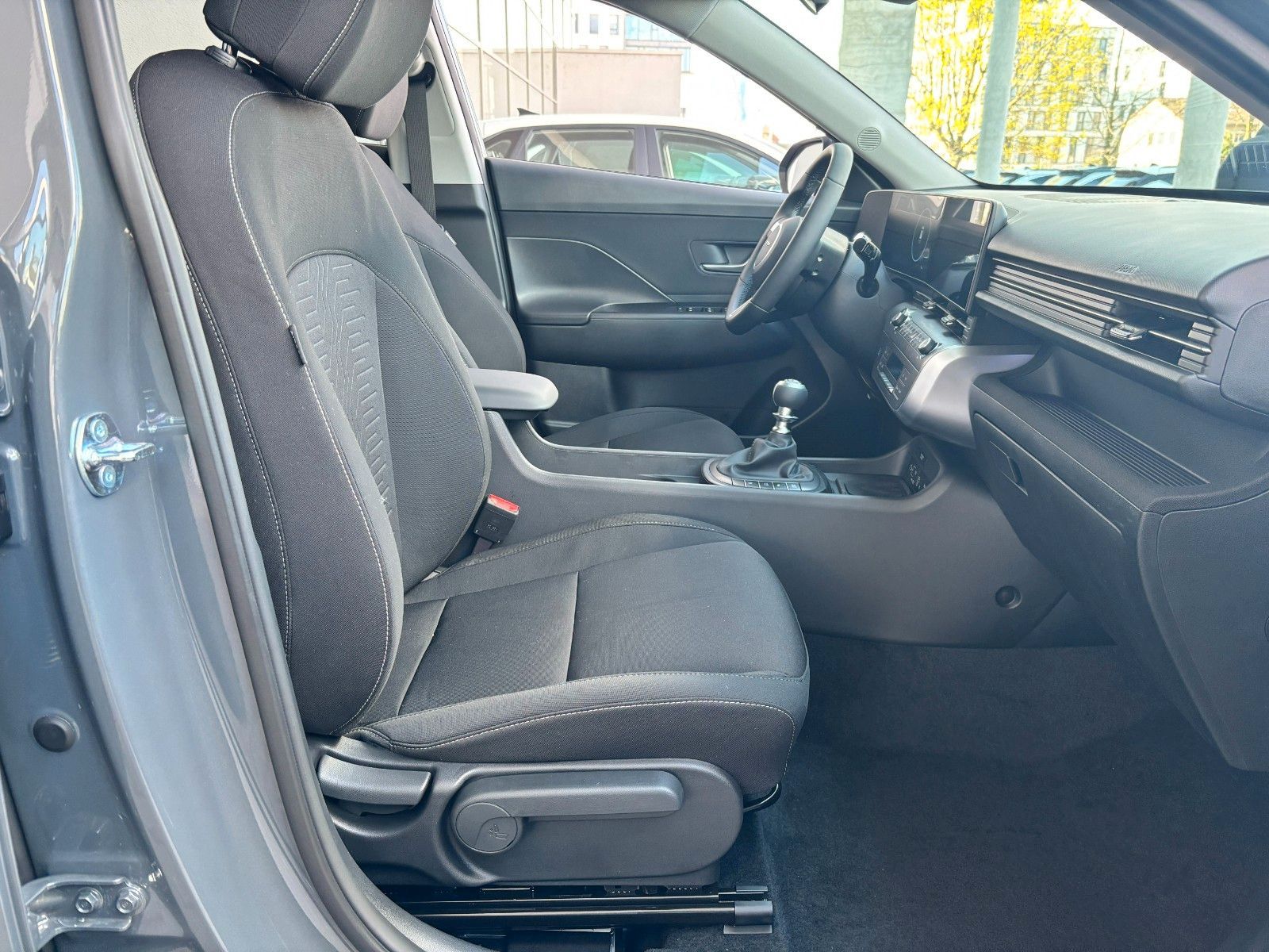 Fahrzeugabbildung Hyundai Kona 1.6 T-GDI Trend KlimaA,LED,Navi,SHZ,el.Heck