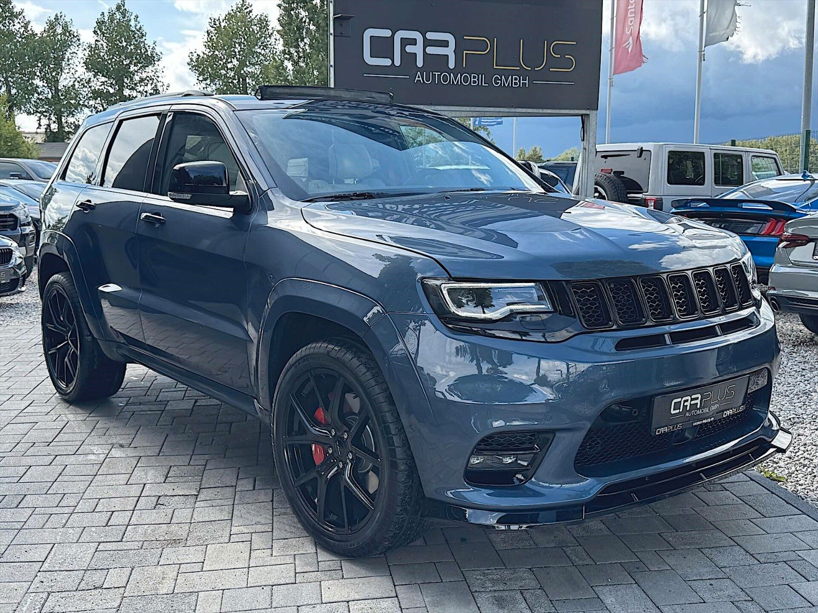 Fahrzeugabbildung Jeep Grand Cherokee 5.7 SRT Package SUMMIT LPG  *ACC*
