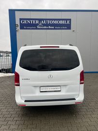 Mercedes V 220 - 9
