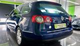 Volkswagen Passat Highline*4xSitzheizung*el.Sitze*Glasdach - VW Passat Variant in Kassel