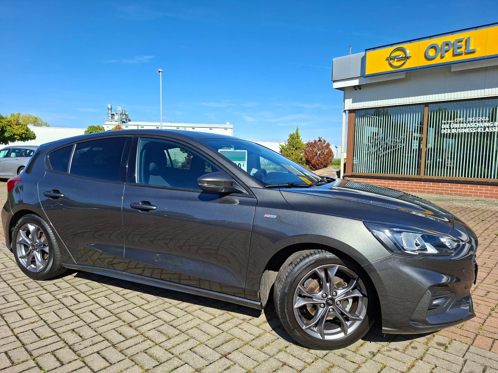 Ford Focus Lim. ST-Line+KLIMAAUTO+NAVI+FSHZ+SHZ+AHK+