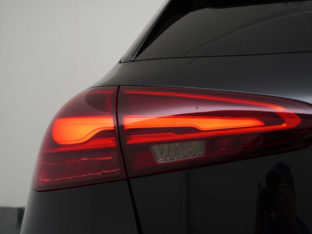 Mercedes-Benz A 250 e Star Edition AMG Line Plus | Panorama -