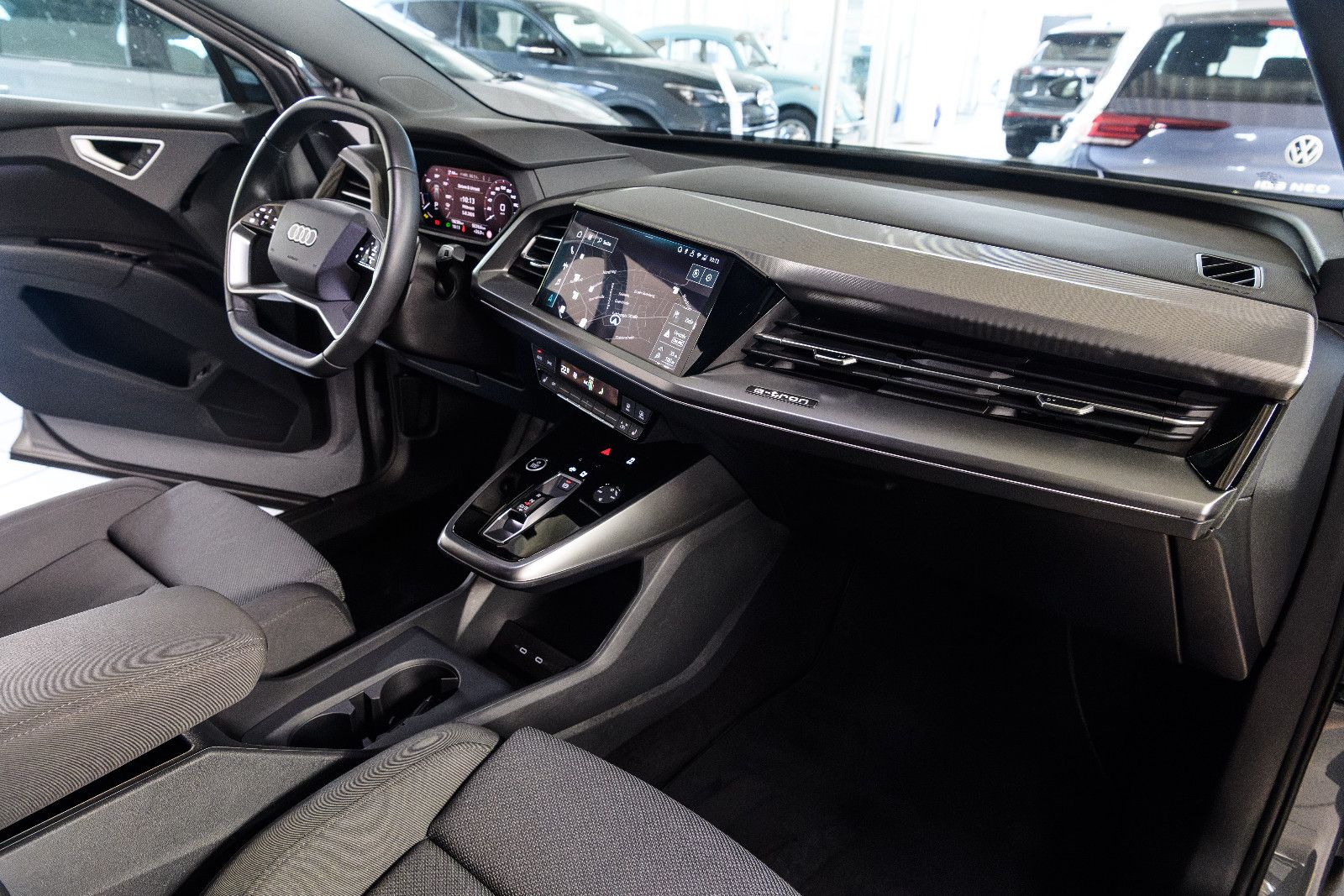 Fahrzeugabbildung Audi Q4 e-tron 45 quattro S-Line MATRIX/RFK/NAVI/