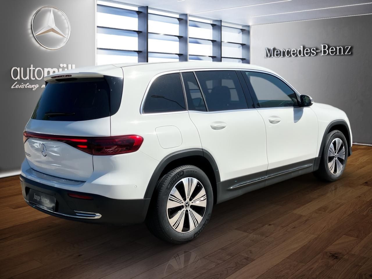 Fahrzeugabbildung Mercedes-Benz EQB 250+ BONUS+FAHRASSISTENT+LENKRADHEIZ+AMBIENT