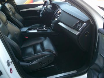 Volvo XC90 - 11