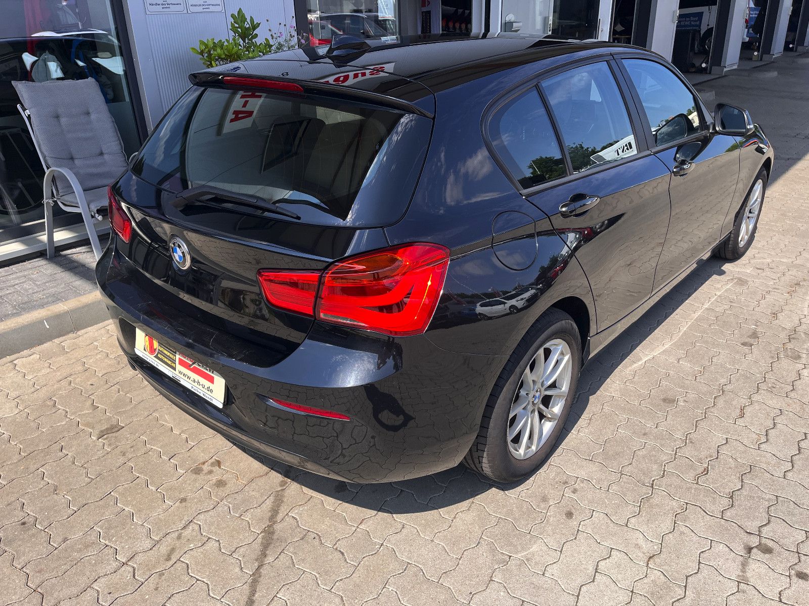 Fahrzeugabbildung BMW 118 1 Limousine 5-trg. 118 i Advantage Automatik
