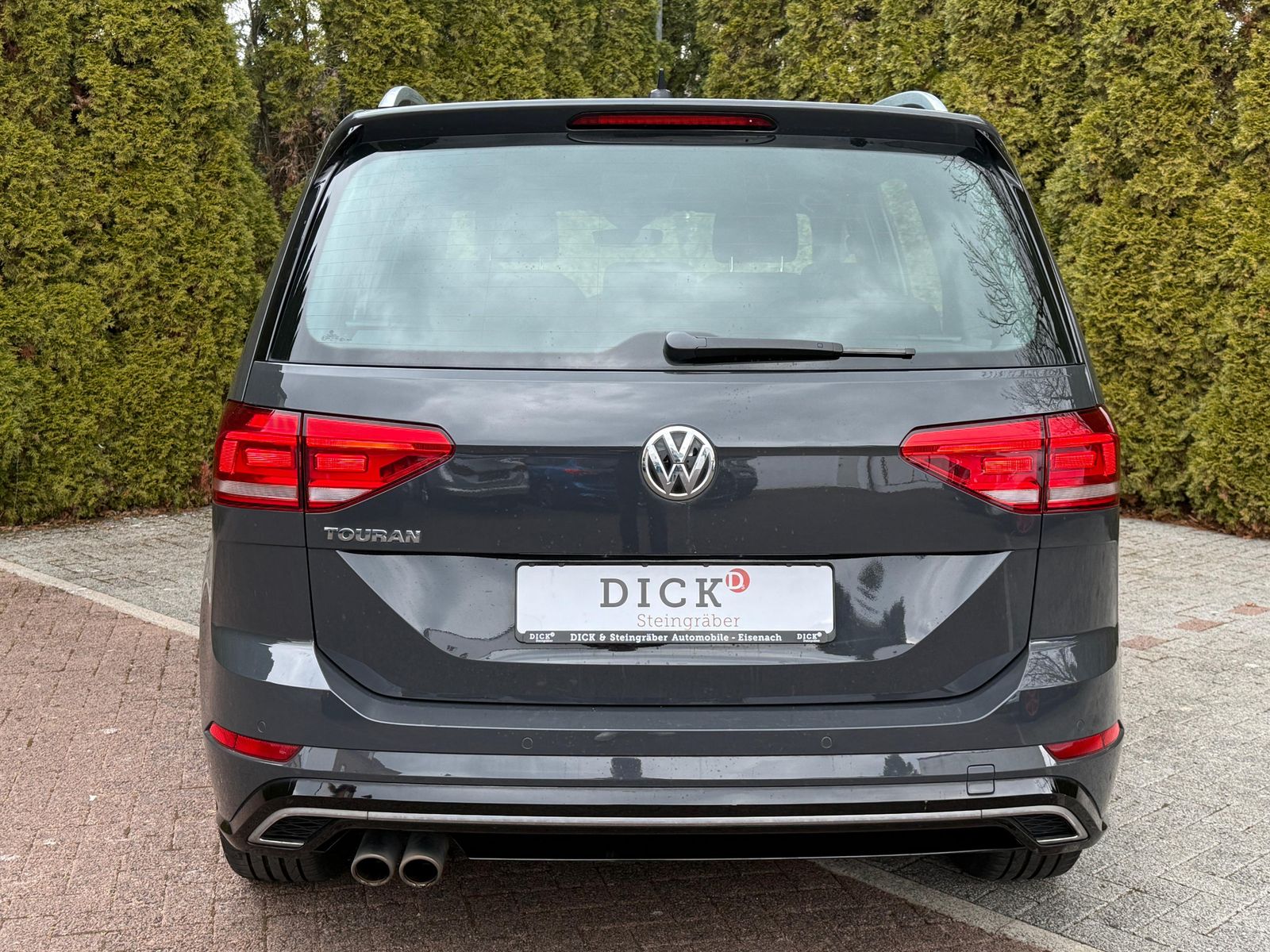 Fahrzeugabbildung Volkswagen Touran 2.0 TDI DSG R-Line LED+NAV+ACC+CARPLAY+