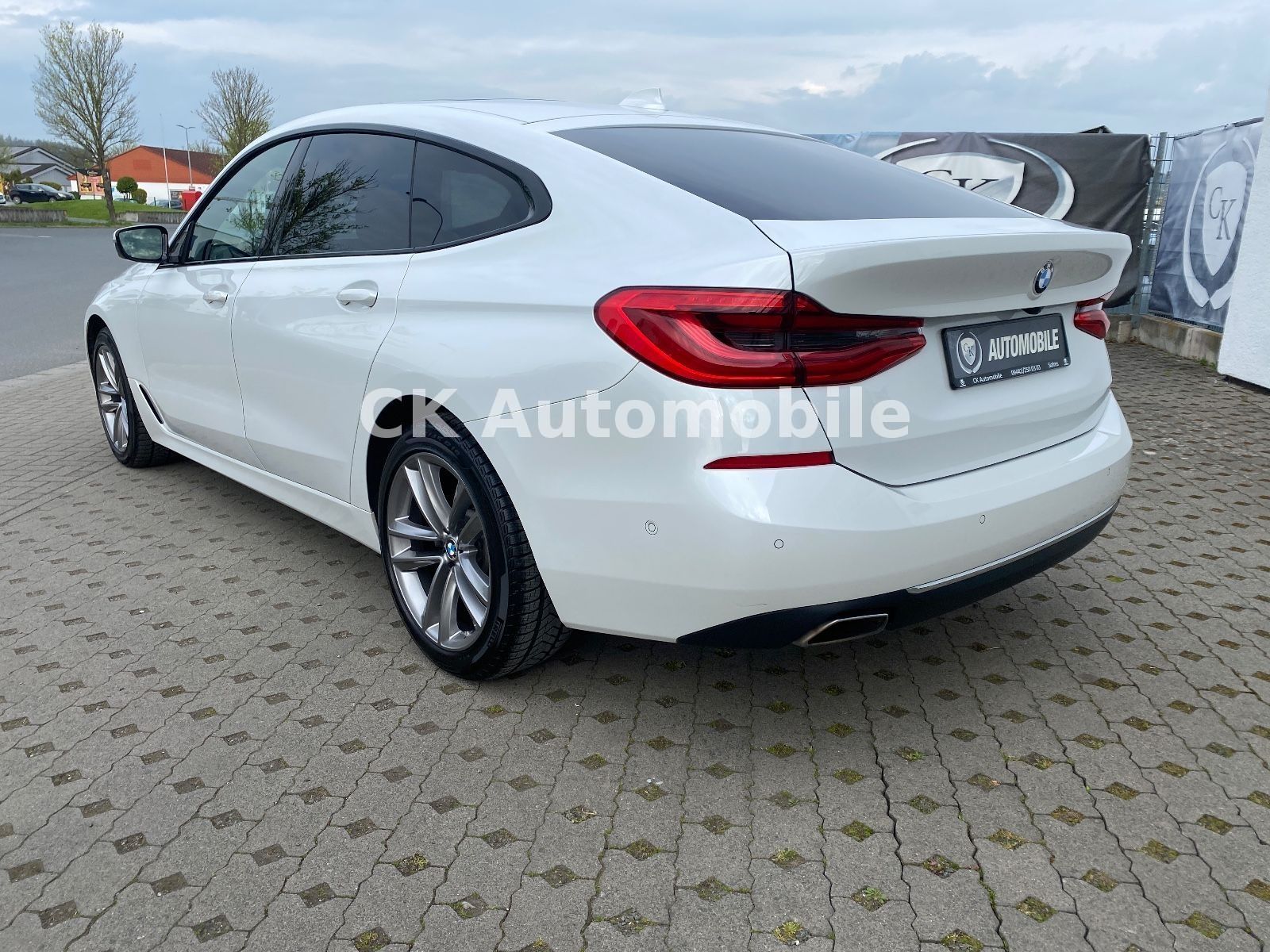 Fahrzeugabbildung BMW 640d GT xDrive Luxury Line/Navi/Head-Up/Pano/LED