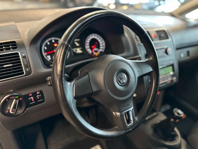 MYAUTOCENTER – Gebraucht- und Jahreswagen mit Werkstattservice in Pfaffenhofen Volkswagen Touran Comfortline *7-SITZER*2-ZONEN*TEMPO*