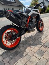 KTM Duke 890 R  - KTM 890 DUKE