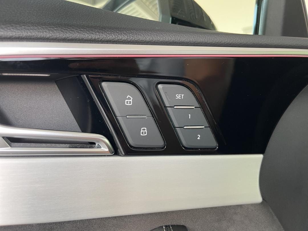 Fahrzeugabbildung Audi RS 4 Avant 2.9 quattro TFSI RS-AGA, MATRIX, Navi