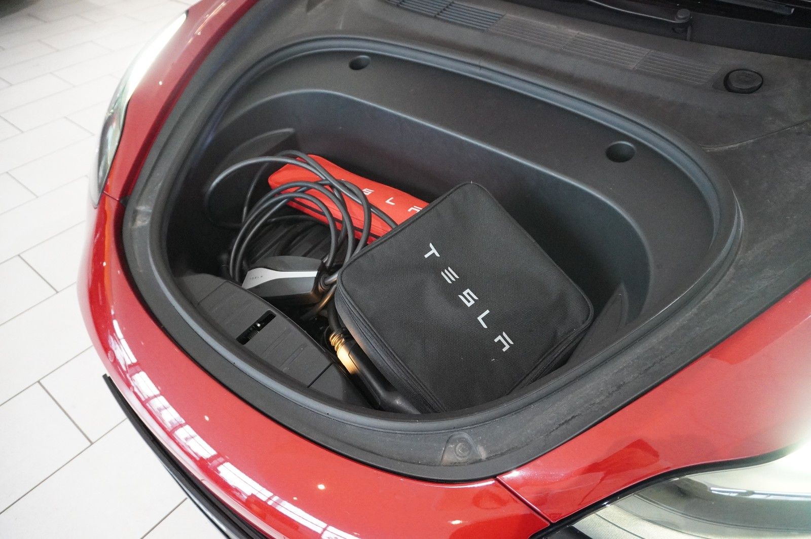 Fahrzeugabbildung Tesla Model 3 Standard Range Plus NAVI/KAMERA/DAB/PANO