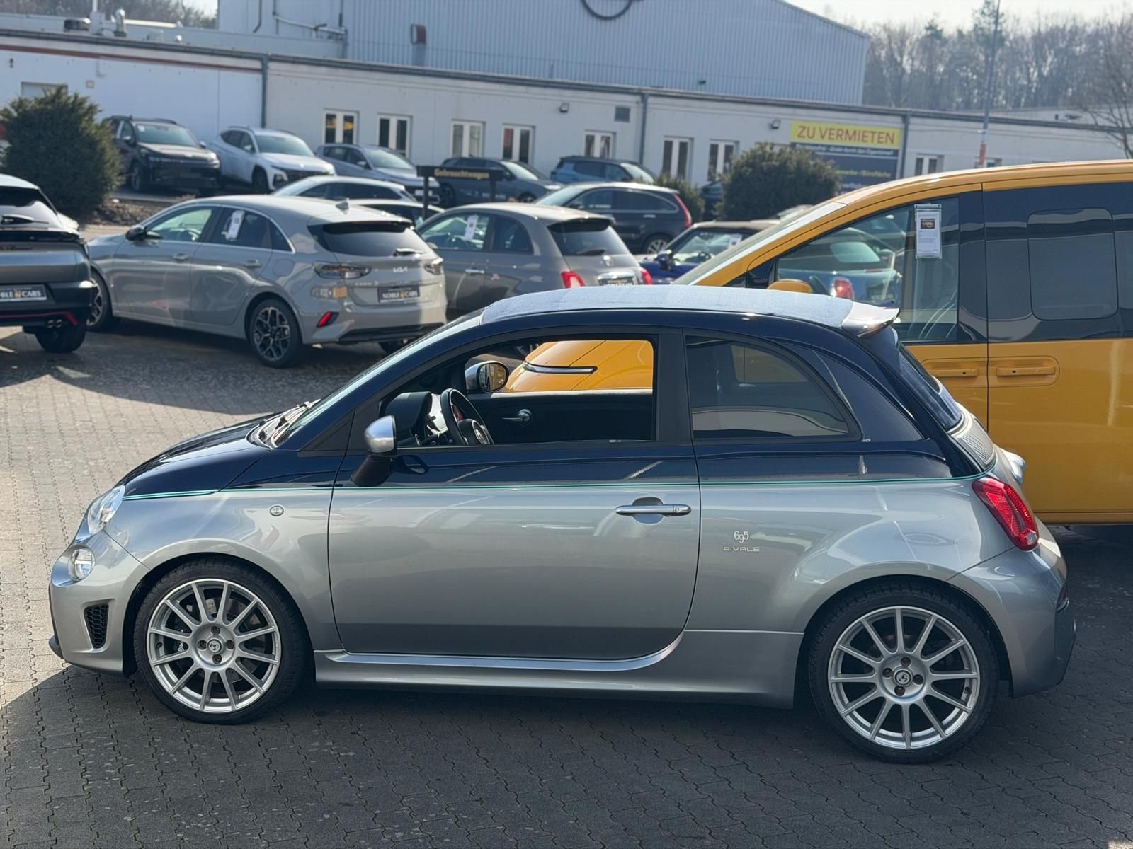 Fahrzeugabbildung Abarth 695C Rivale Navi KLIMA Mahagoni Optik ALU