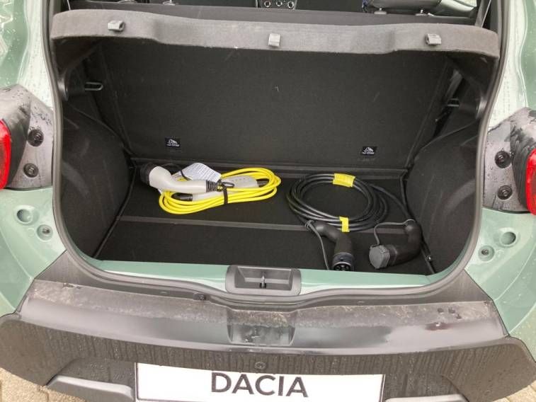 Fahrzeugabbildung Dacia Spring Essential CCS- Anschluss