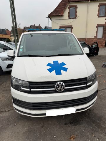 Volkswagen T6  Ambulance Krankenwagen RTW komplett