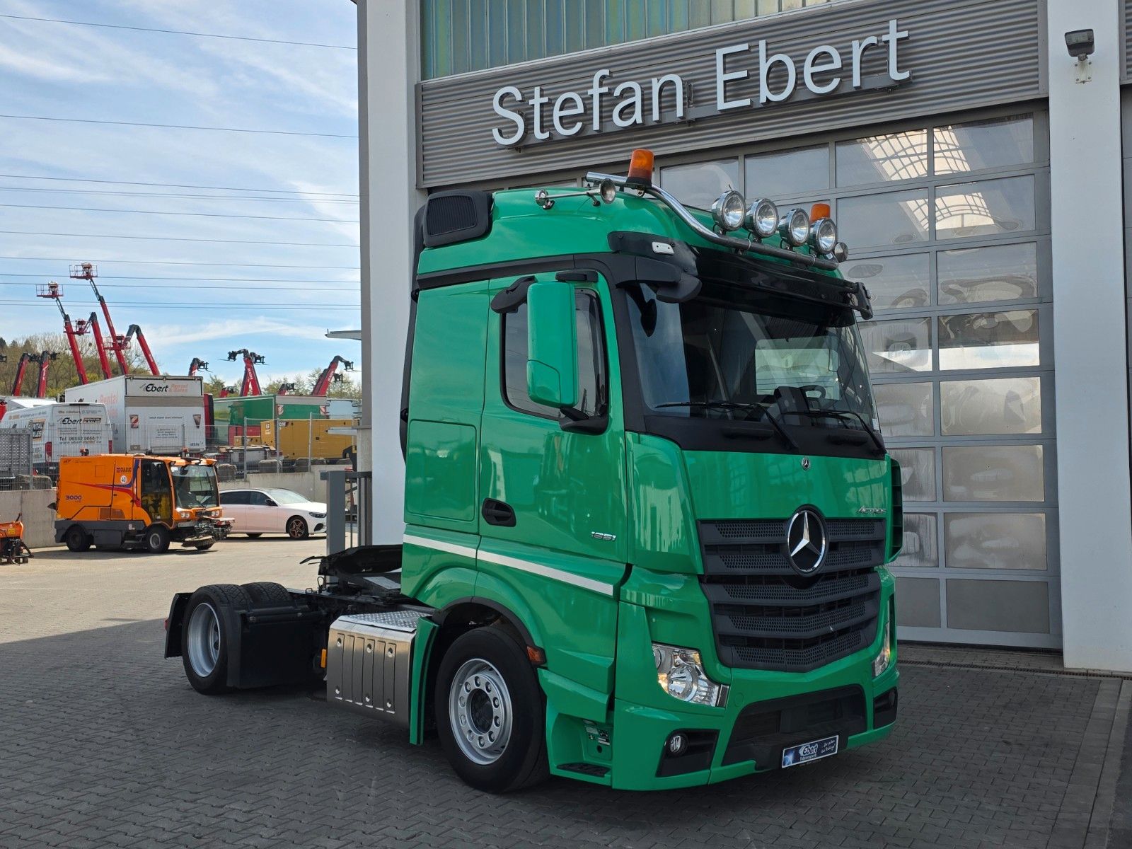 Fahrzeugabbildung Mercedes-Benz Actros 1851 LSnRL Hubsattelplatte Retarder