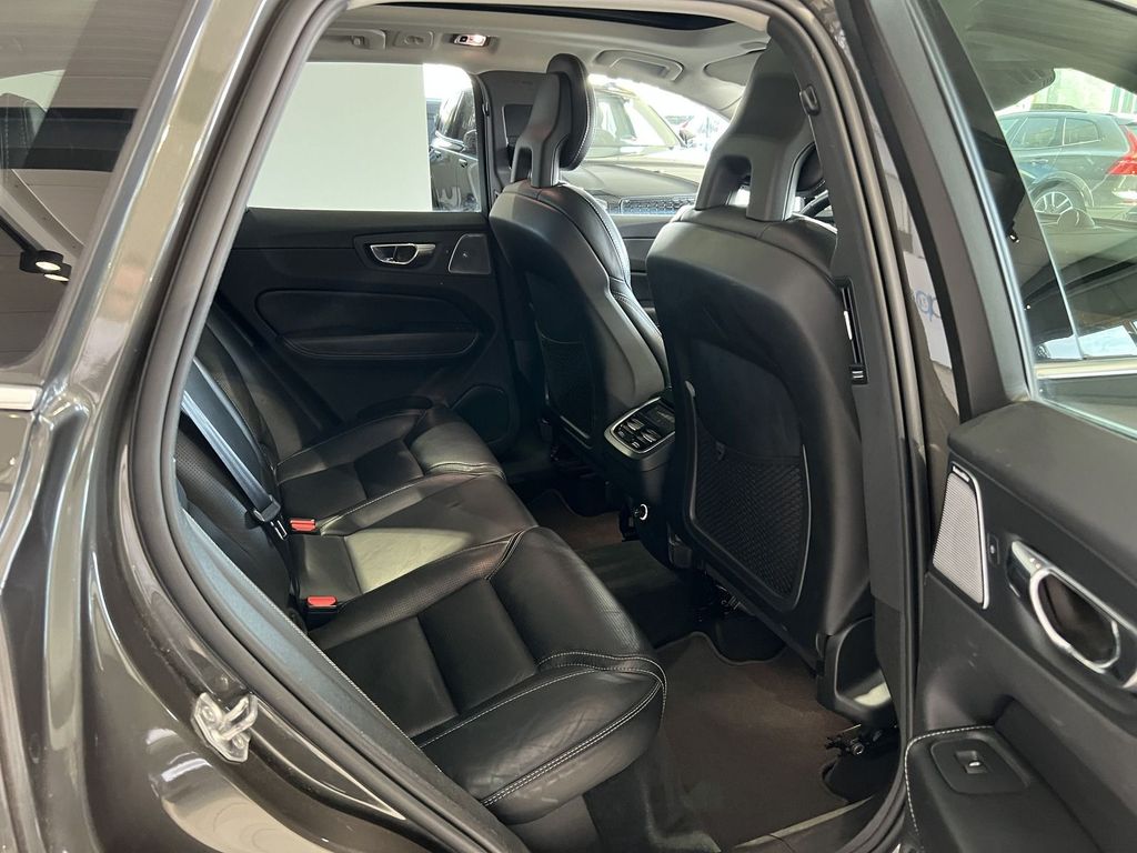Volvo XC60 D5 Inscription AWD B&W Massage Pano Kamera