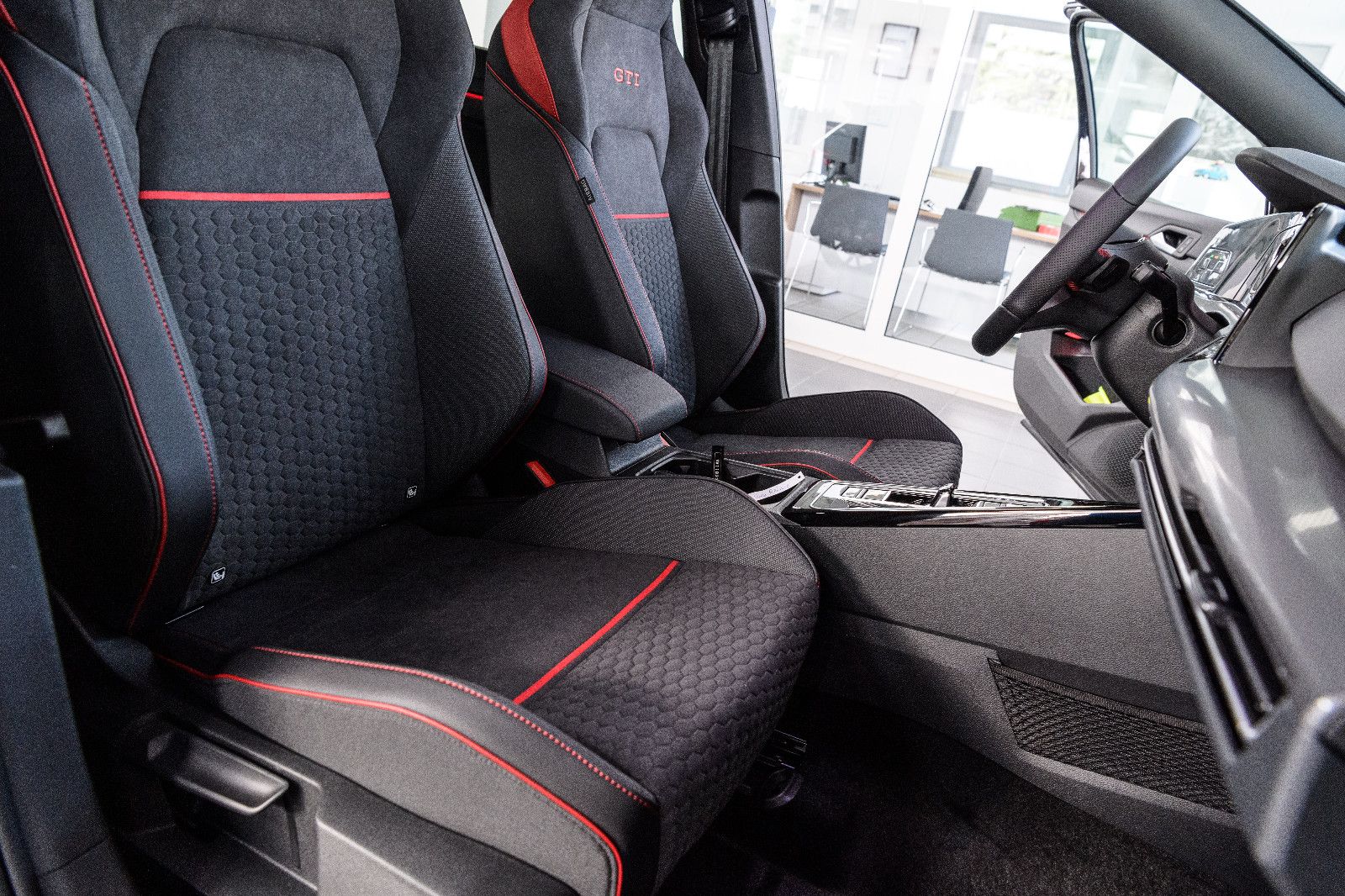 Fahrzeugabbildung Volkswagen Golf VIII GTI Clubsport *BLACK-STYLE*19"*KAMERA*