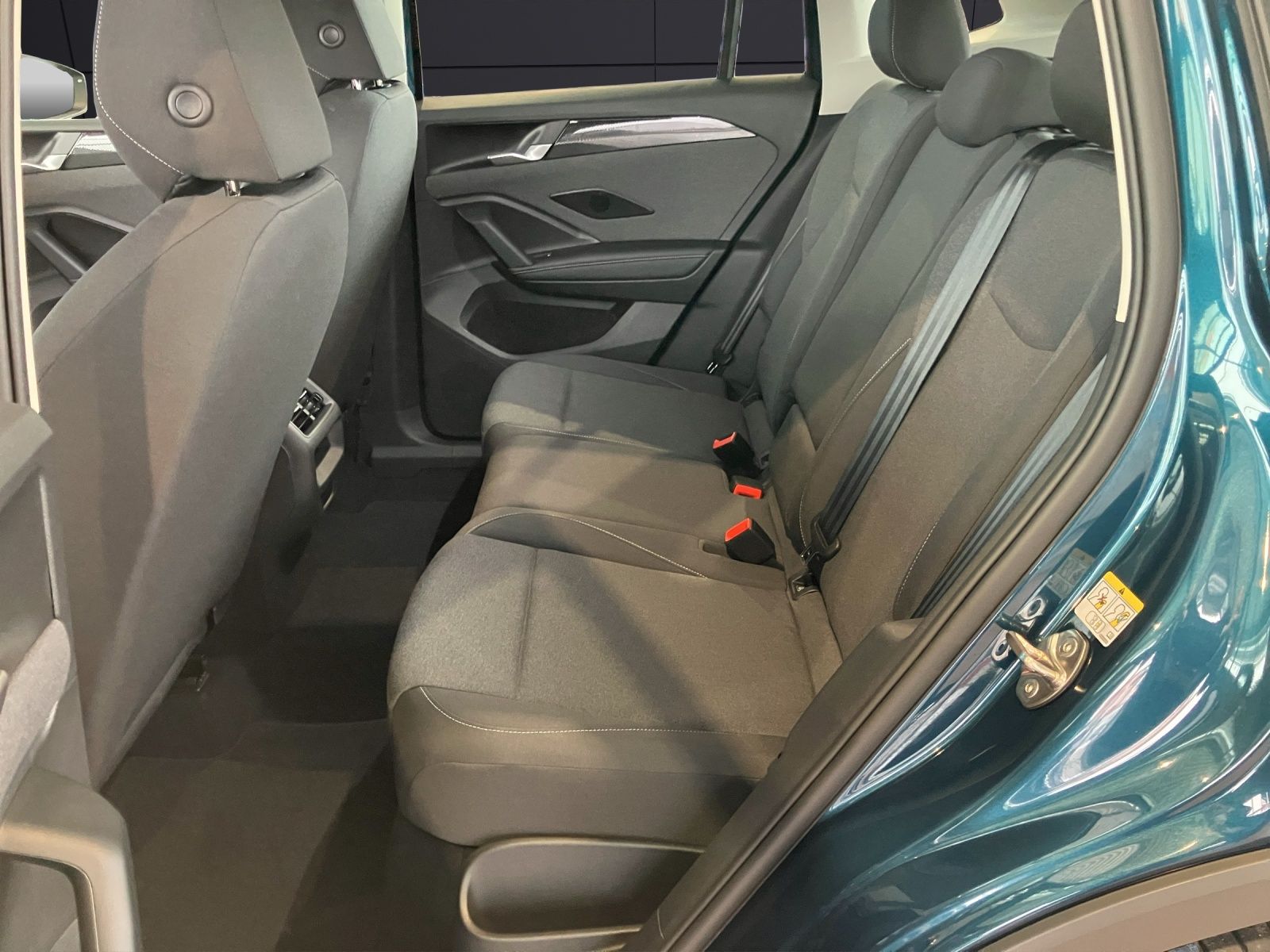 Fahrzeugabbildung Volkswagen Tiguan eTSI  DSG LED AHK RFK