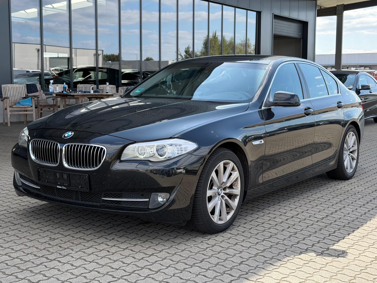 BMW 530d Lim. Leder Dach SHZ Navi prof Memory